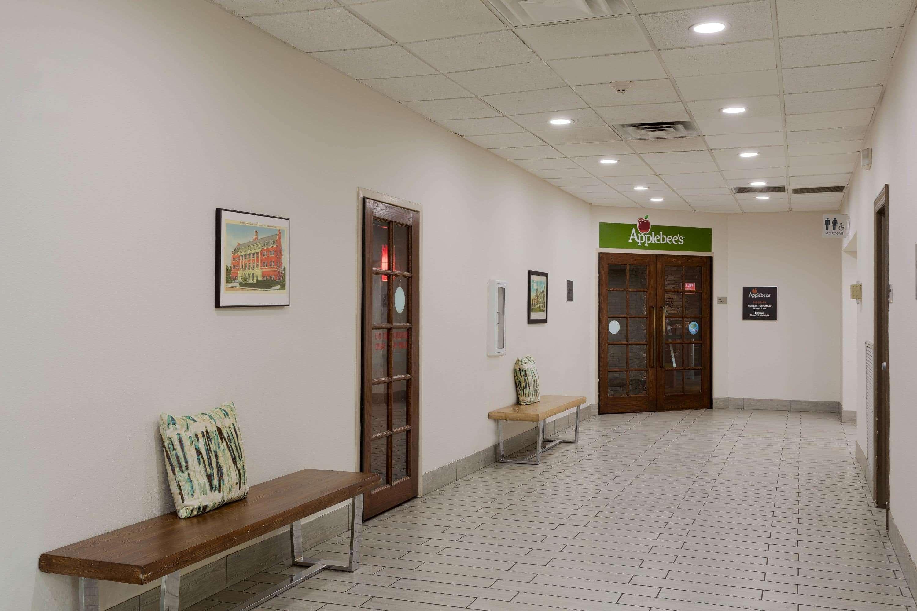 Wyndham Garden Tallahassee Capitol Near Fsu Exterior photo