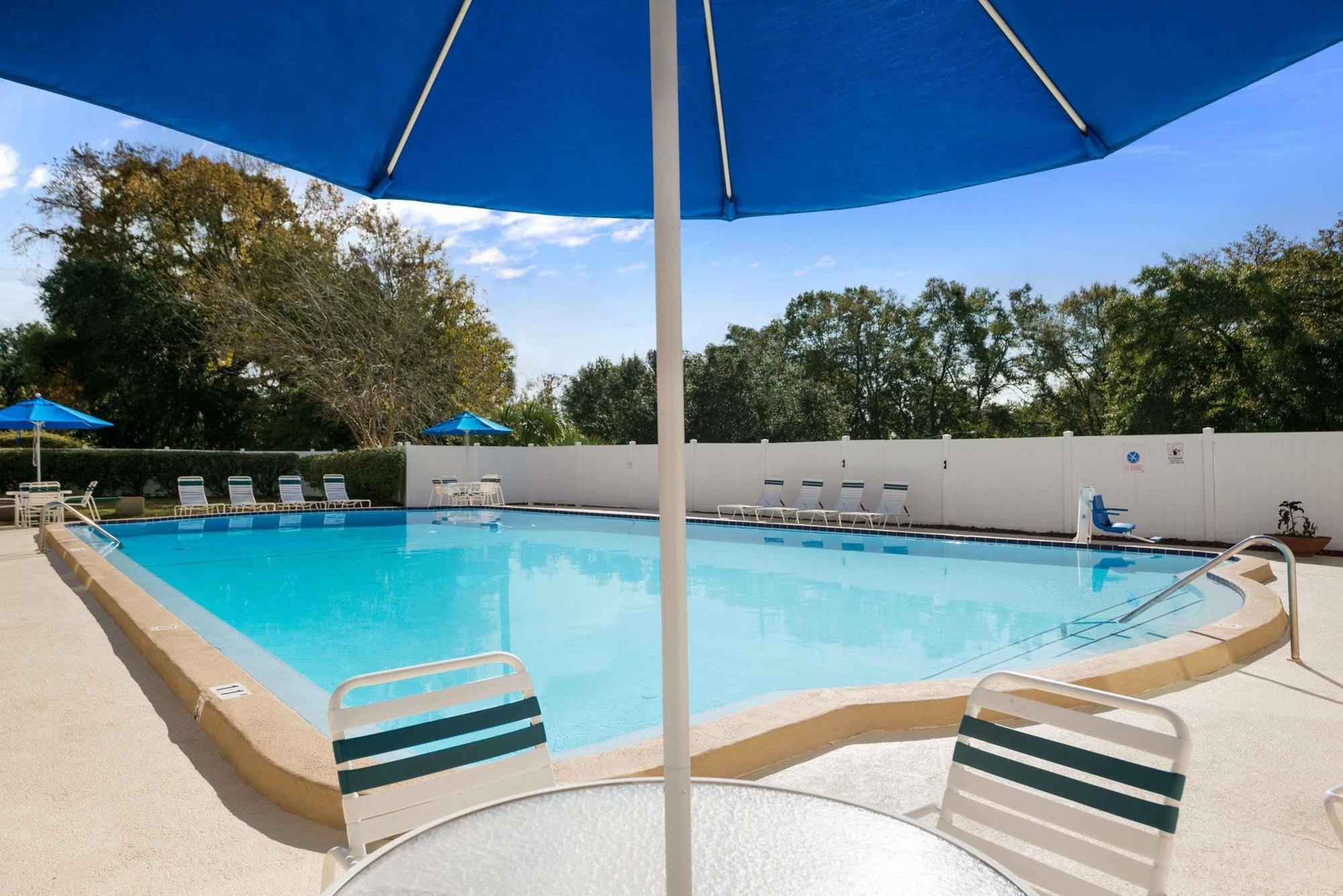 Wyndham Garden Tallahassee Capitol Near Fsu Exterior photo
