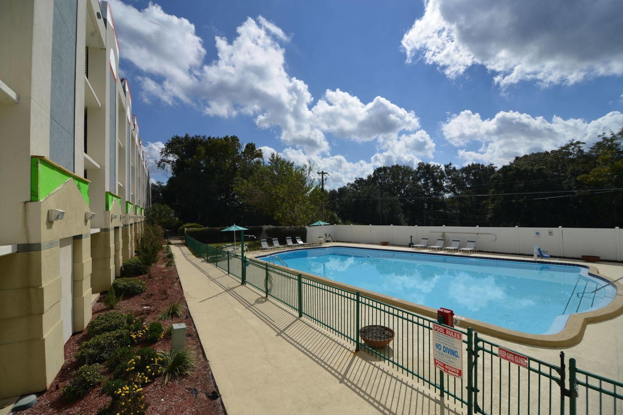 Wyndham Garden Tallahassee Capitol Near Fsu Exterior photo